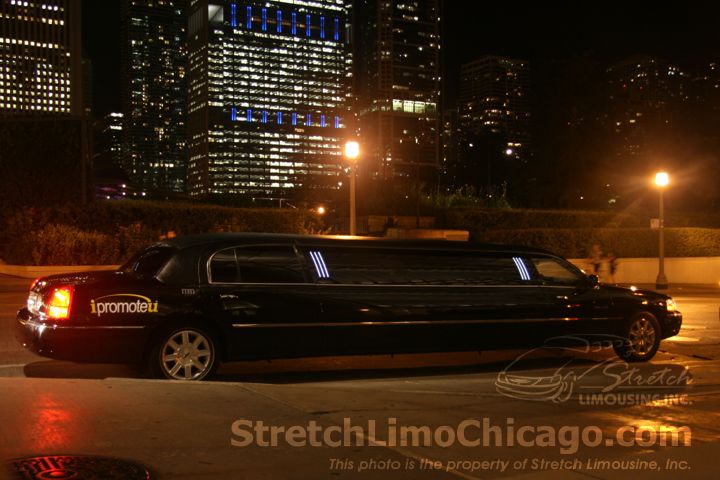 black stretch limo in chicago downtown