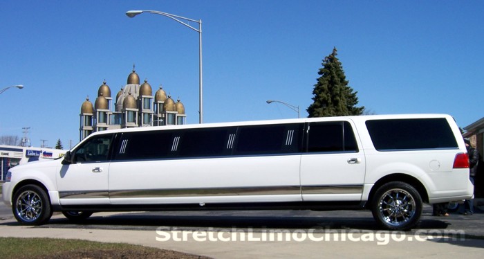 chicago Lincoln Navigator limousine